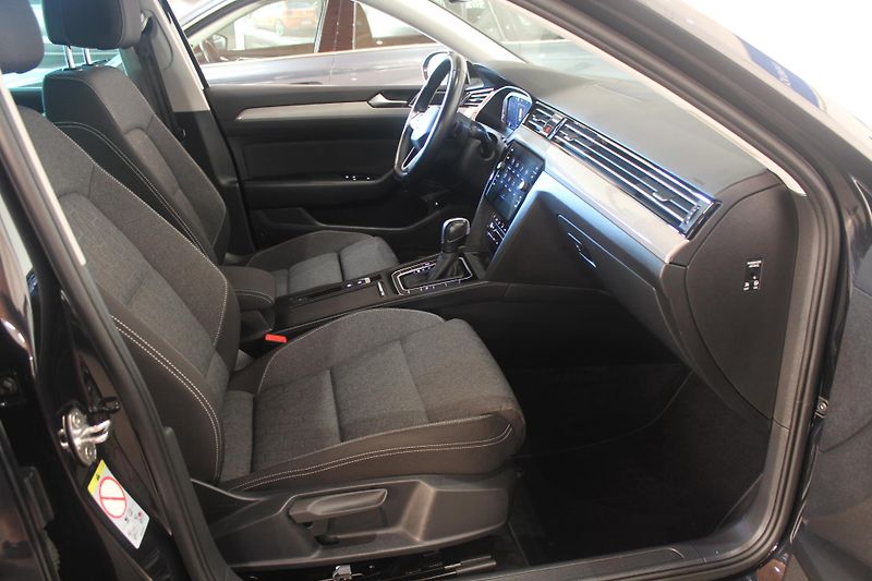 Volkswagen Passat (2023) 2.0TDI DSG Display Tažné  - fotka 25 z 34