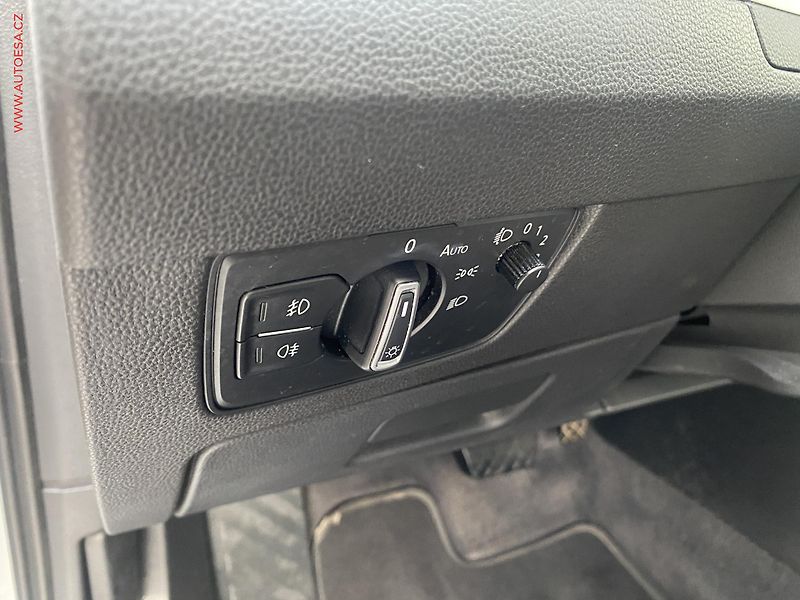 Volkswagen Passat (2016) 1.6 TDi, DSG, navi, AC - fotka 16 z 19