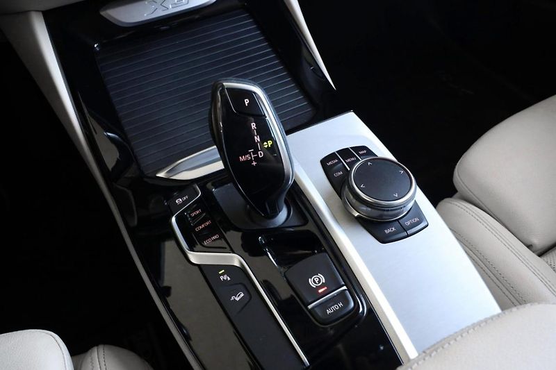 BMW X3 xDrive30d - fotka 10 z 30