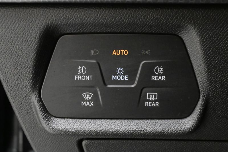 Seat Leon 2,0 TDI 110kW DSG STYLE Záruka - fotka 26 z 30