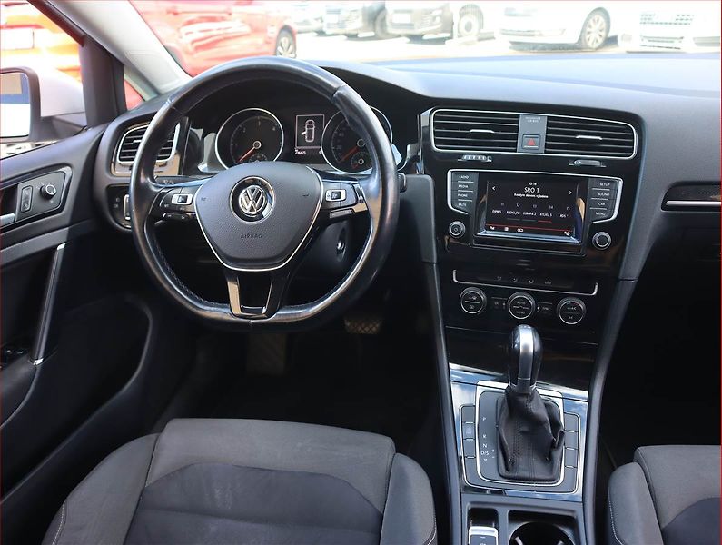Volkswagen Golf (2015) Highline 1.6 TDI, Automat - fotka 7 z 19