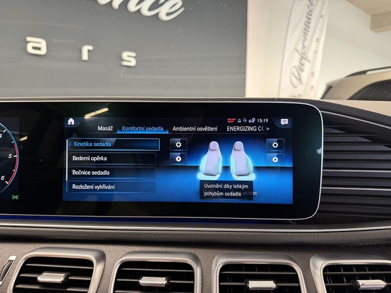 Mercedes-Benz GLS (2019) GLS 400d 4Matic AMG Line - fotka 68 z 111