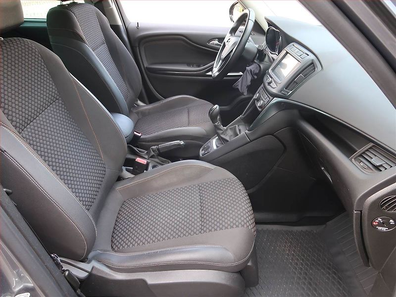 Opel Zafira (2017) 1.4 Turbo, LPG, 7 míst - fotka 9 z 21