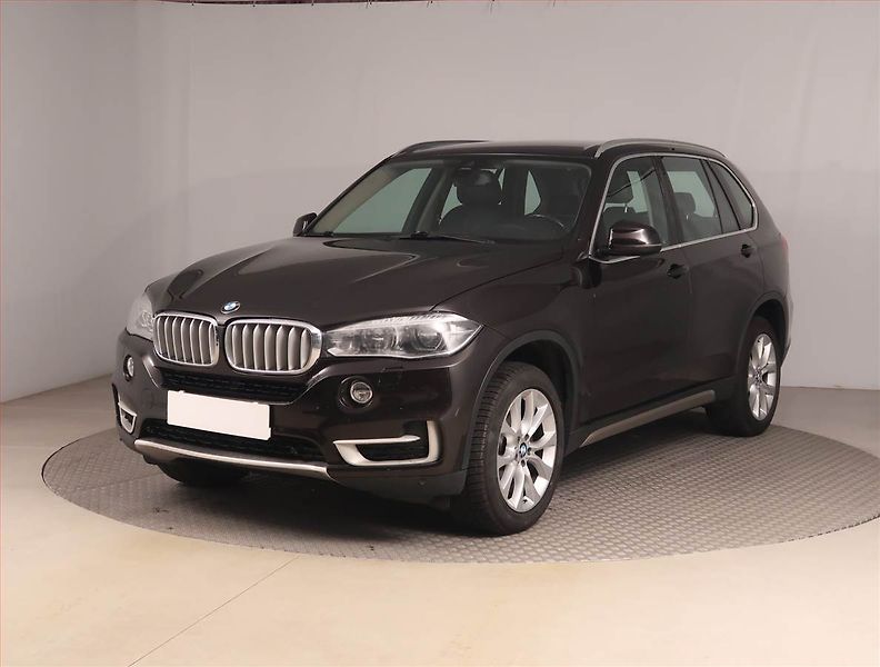 BMW X5 (2015) xLine xDrive30d, 4X4, Automat - fotka 2 z 17