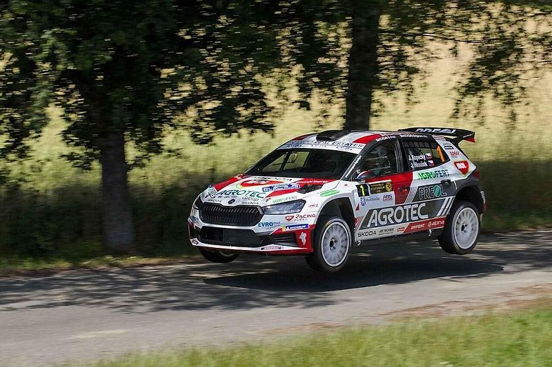 V Pardubicích se letos pojede již 76. Zlatá přilba, na kterou se opět sjedou známá a slavná jména ploché dráhy. Foto: Se svolením Luboše Jeníčka