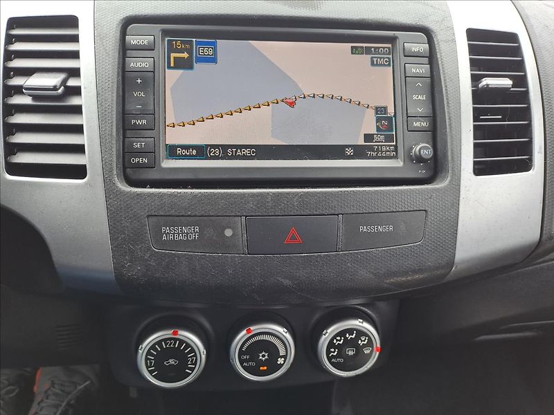 Peugeot 4007 2,2 HDI 4WD KŮŽE - fotka 13 z 17