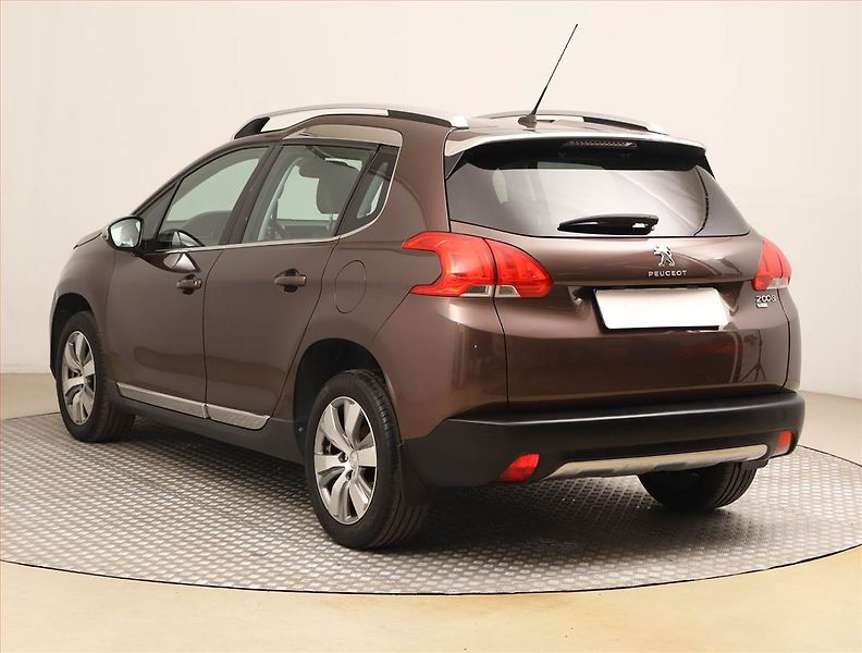 Peugeot 2008 (2013) 1.6 e-HDi, Automat, Navi - fotka 4 z 22