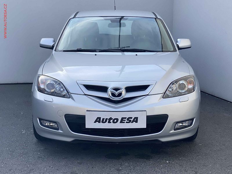 Mazda 3 (2009) 1.6, Xenon, +kola - fotka 2 z 17