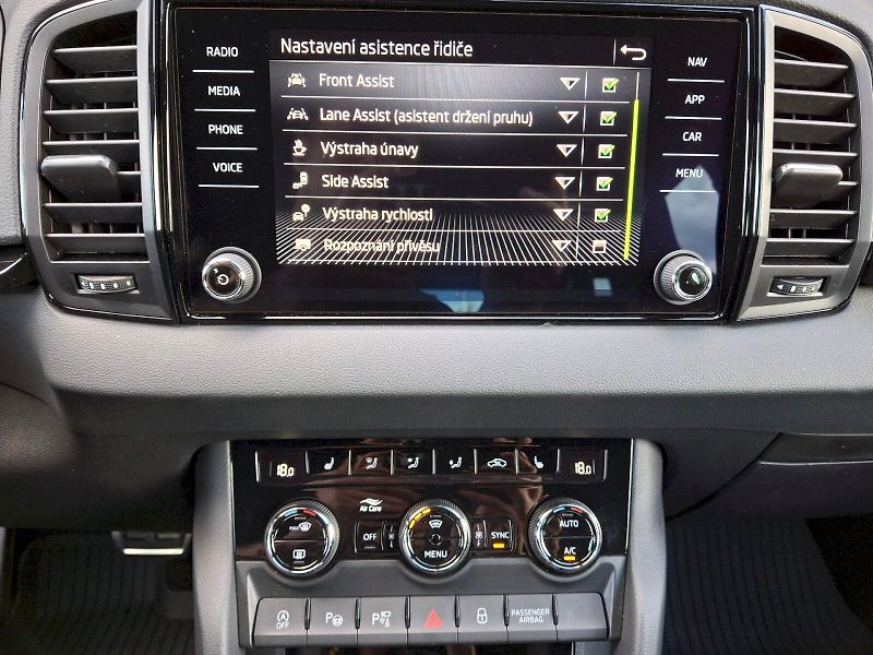 Škoda Karoq (2024) SportLine DSG 1,5TSi 110kW - fotka 26 z 35