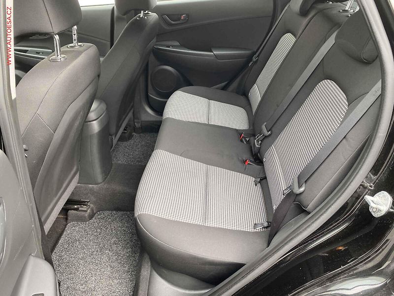 Hyundai Kona (2021) 1.0 T-GDi, AT, +ALU, kamera - fotka 10 z 19
