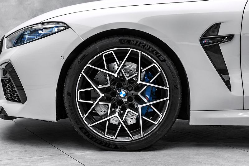 BMW M8 - fotka 2 z 26