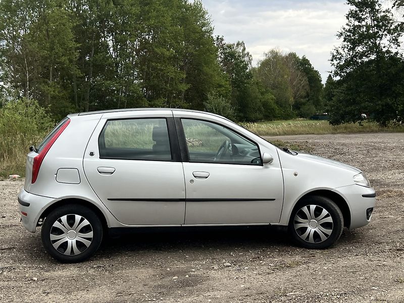 Fiat Punto (2009) - fotka 10 z 23