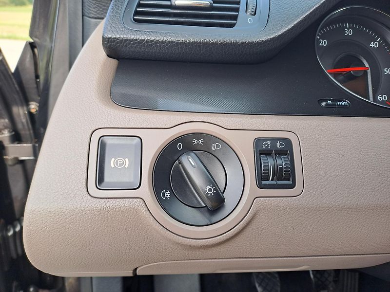 Volkswagen Passat (2006) 2.0 TDi  - fotka 24 z 32