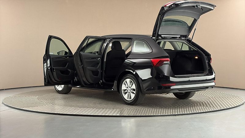 Škoda Octavia 2.0 TDI Ambition Combi - fotka 7 z 23