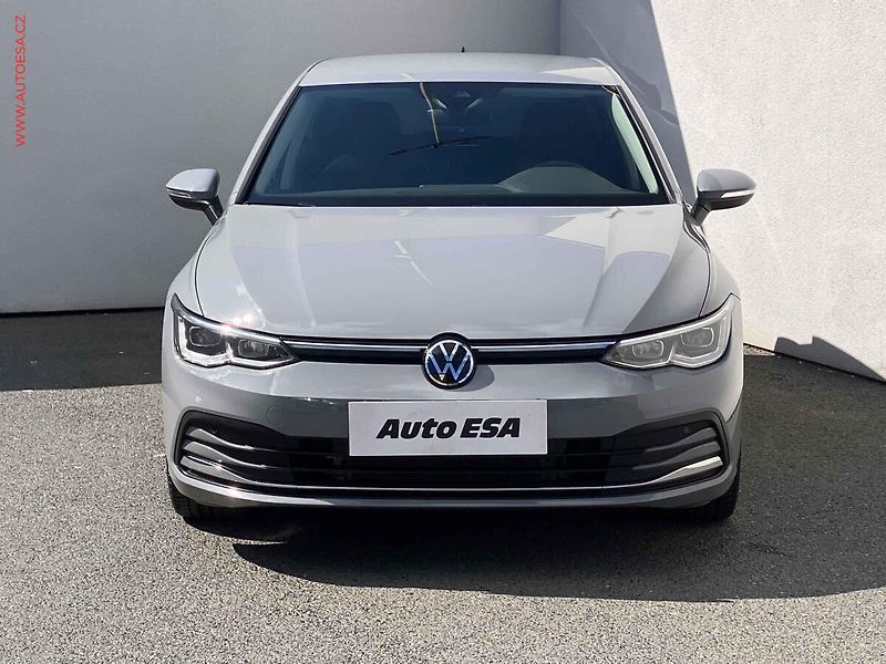 Volkswagen Golf (2023) 1.5 TSi, ČR, Style, AT, LED - fotka 2 z 21
