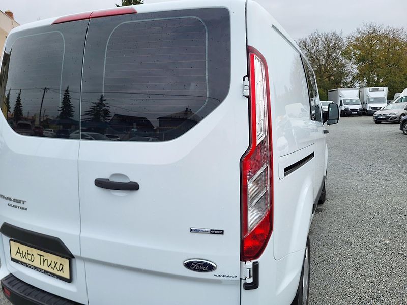 Ford Transit Custom 2.0 EcoBlue mHEV 96kW 6-míst - fotka 41 z 45