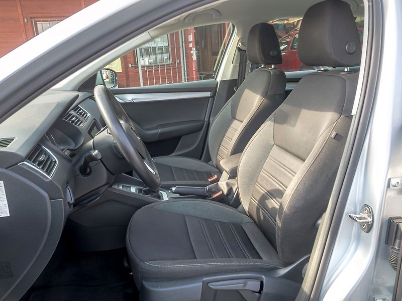 Škoda Octavia (2020) ČR 8/20 2.0TDI 110KW–NAVIGACE - fotka 15 z 43