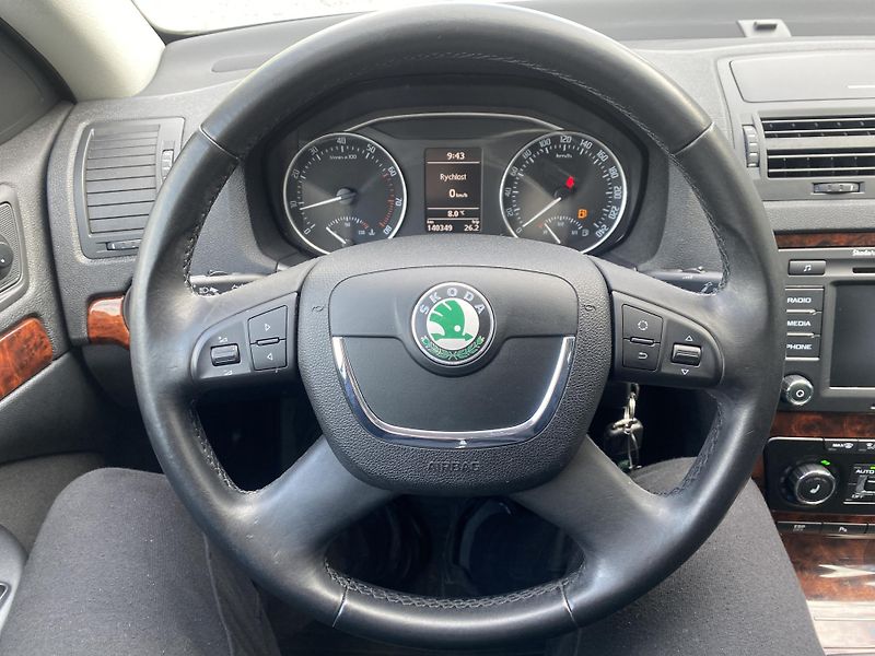 Škoda Octavia 1.4 TSI 90kW -ELEGANCE-PDC-ALU - fotka 19 z 44