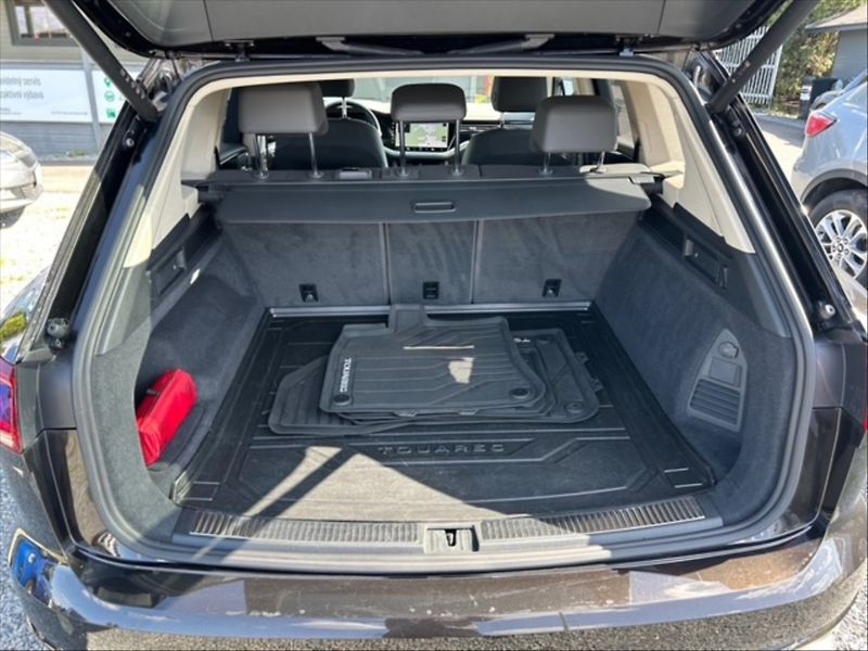 Volkswagen Touareg 3,0 TDI Exclusive 4M DSG - fotka 6 z 11