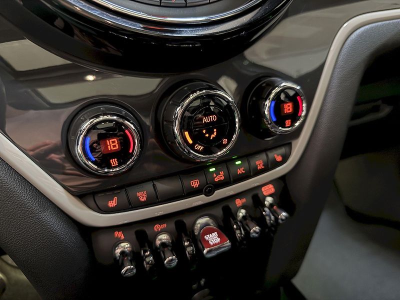 Mini Countryman SD JCW ALL4 Servis TOP - fotka 25 z 42