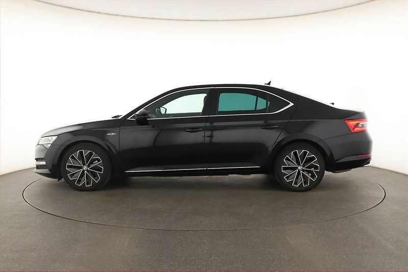 Škoda Superb (2020) Laurin&Klement 2.0 TSI - fotka 3 z 30