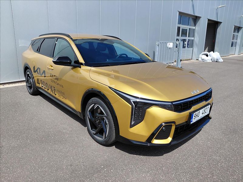 Kia K4 1,6   T-GDI SW 7DCT GT-LINE - fotka 3 z 17