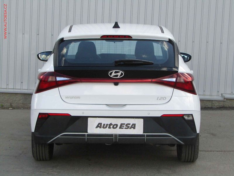 Hyundai i20 (2024) 1.2CVVT, 1.maj,ČR, STK8/28 - fotka 5 z 22