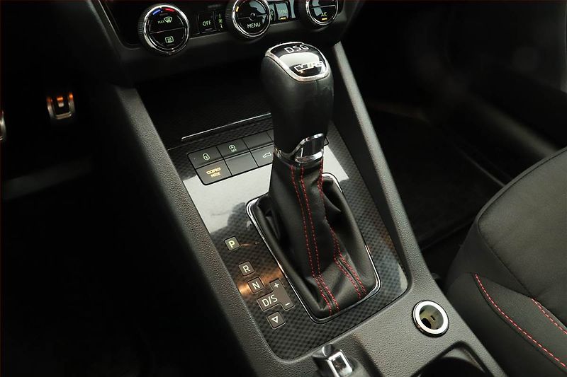 Škoda Octavia (2017) RS 2.0 TDI, Automat, Navi - fotka 10 z 17