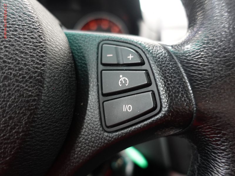 BMW X3 (2008) 2.0d xDrive20d, AT, xenon - fotka 16 z 22