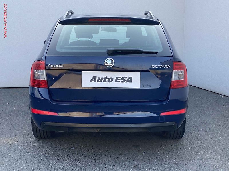 Škoda Octavia (2013) 2.0 TDi, DSG, park.čidla - fotka 5 z 18
