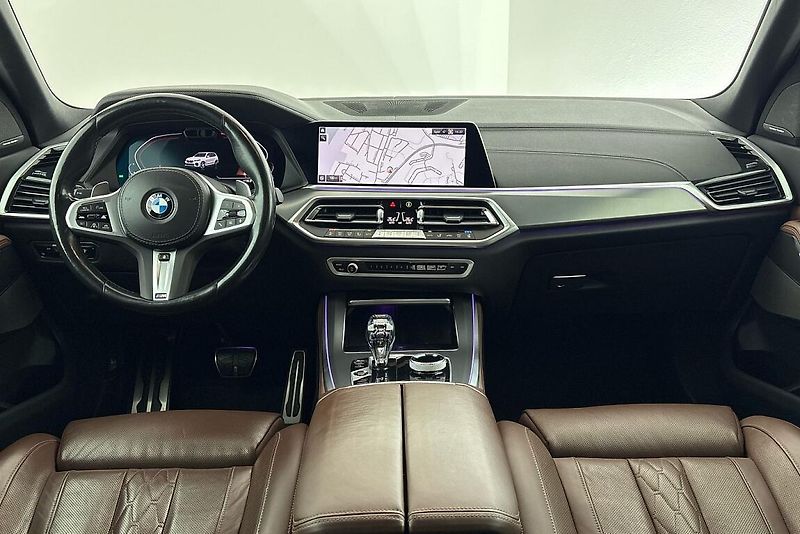 BMW X5 xDrive40d - fotka 17 z 28