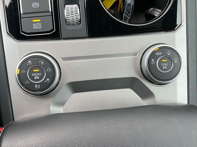 Volkswagen Touareg 3,0 TDi V6 210 kW 8AT 4x4 R-LI - fotka 28 z 31