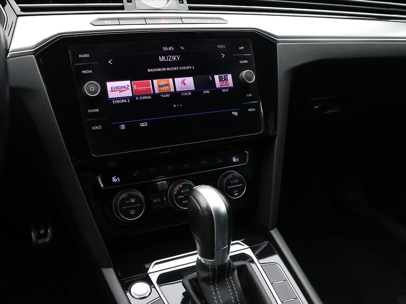 Volkswagen Passat 2.0 TDI 110kW DSG LED Kůže CZ - fotka 19 z 31