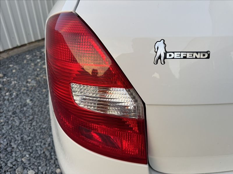 Škoda Fabia 1,4 i 16V 63kW KLIMA 1.maj. ČR - fotka 15 z 43
