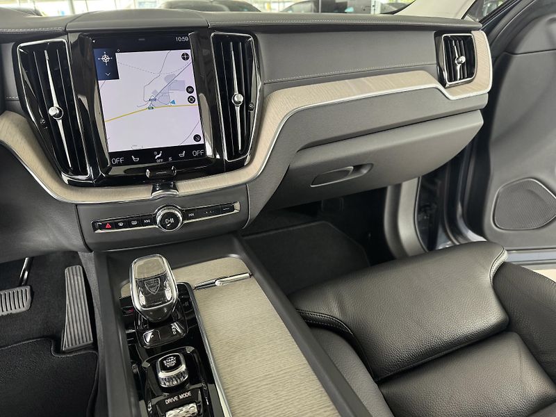 Volvo XC60 T8 AWD*Recharge*REZERVACE! - fotka 19 z 36