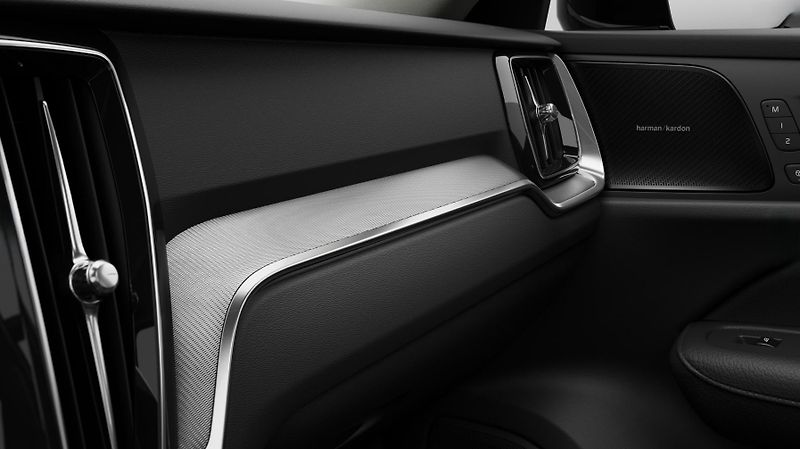 Volvo V60 (2026) B4 PLUS DARK AUT - fotka 11 z 11