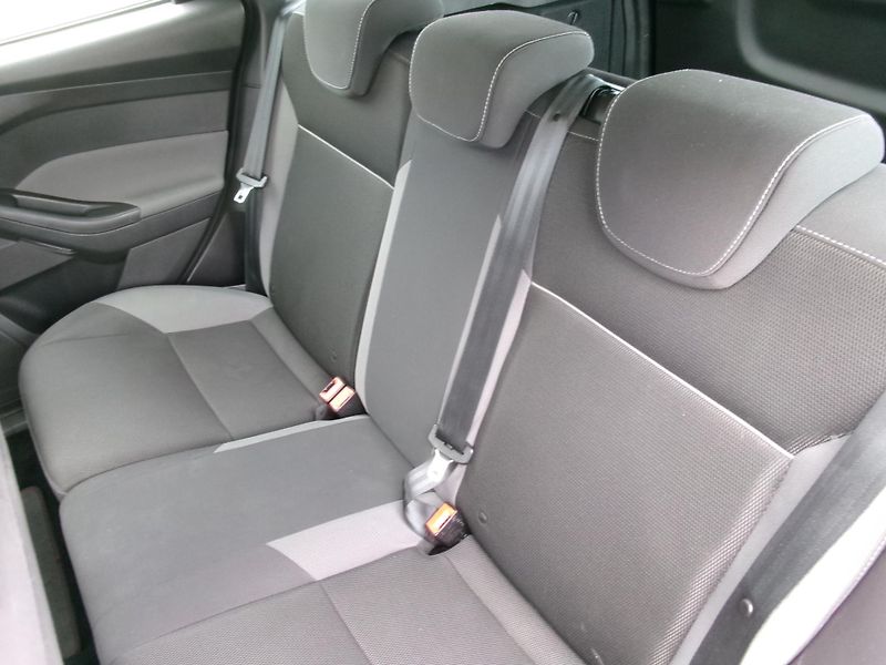 Ford Focus (2014) 1,0 ECOBOOST AC BT TEMP - fotka 12 z 24