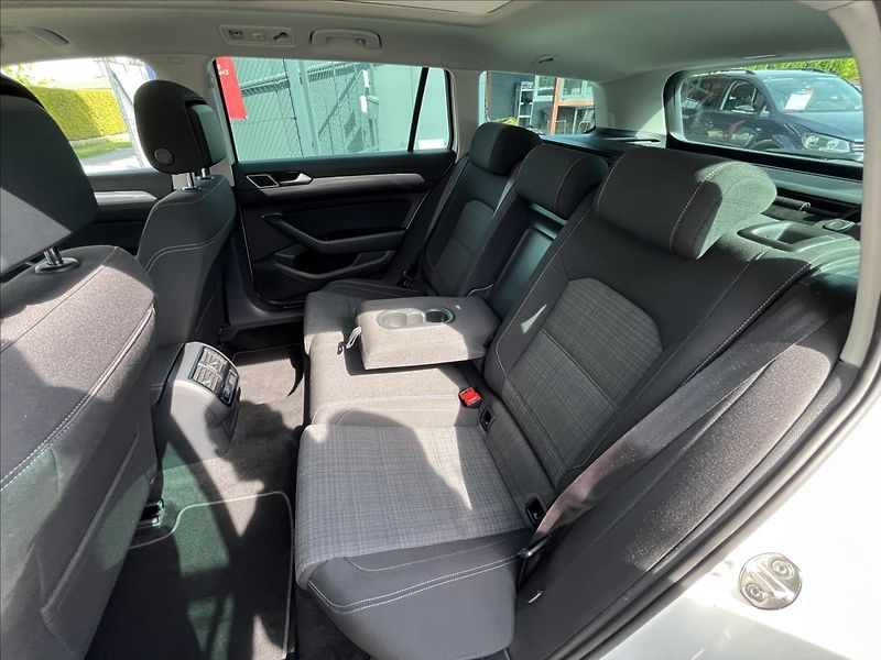 Volkswagen Passat 2,0 TDi DSG DPH  Webasto,Kamer - fotka 36 z 50