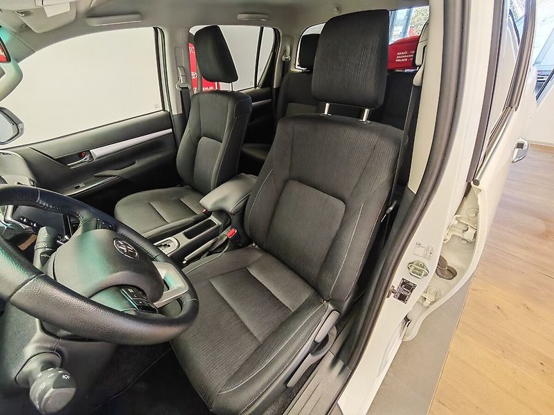 Toyota Hilux 2.8L Diesel - 4x4 - 6 AT Doubl - fotka 12 z 36
