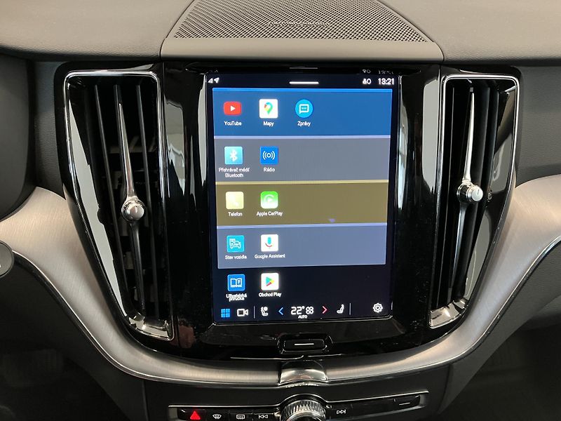 Volvo XC60 B4 FWD Momentum PRO AT8 - fotka 34 z 47