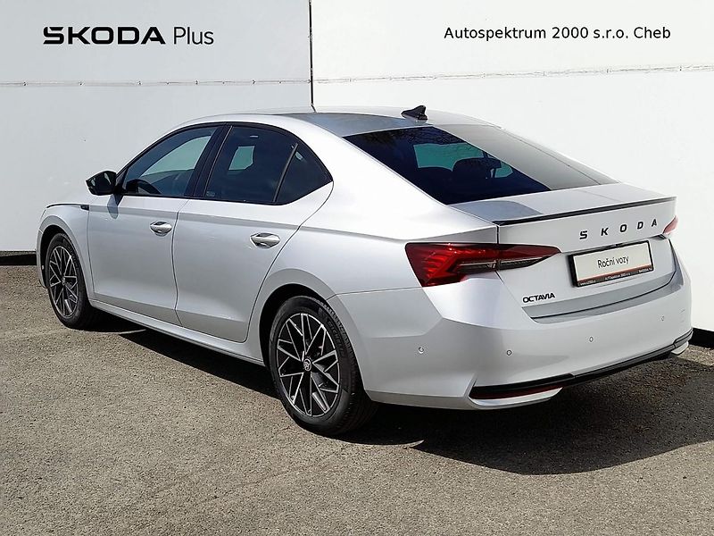 Škoda Octavia Sportline M-HEV 1.5 TSI 110kW - fotka 7 z 20