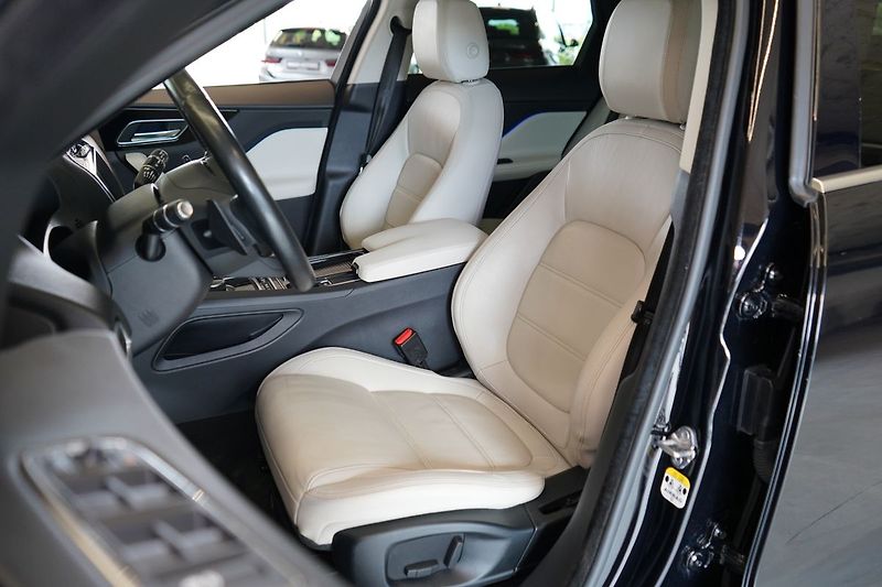 Jaguar F-Pace 30d AWD, PRESTIGE, Panorama - fotka 18 z 49