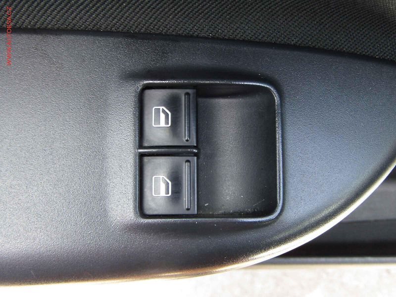 Škoda Octavia (2012) 2.0TDi, ČR, DSG, STK4/28 - fotka 11 z 20