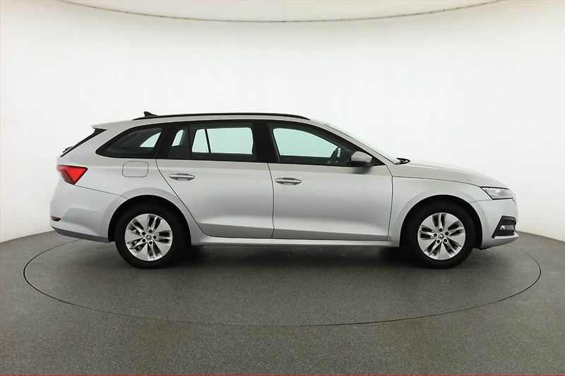 Škoda Octavia (2023) Ambition 2.0 TDI, ČR,1.maj - fotka 6 z 17