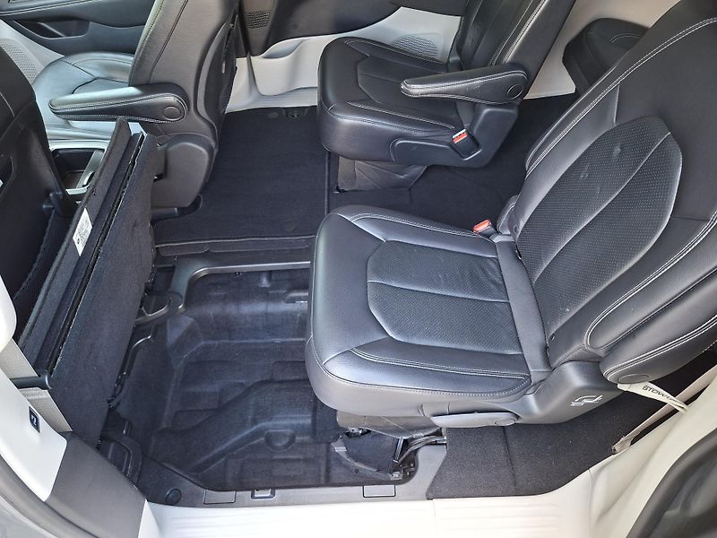 Chrysler Pacifica (2022) 3,6L V6, 7míst, kůže, servis - fotka 15 z 46