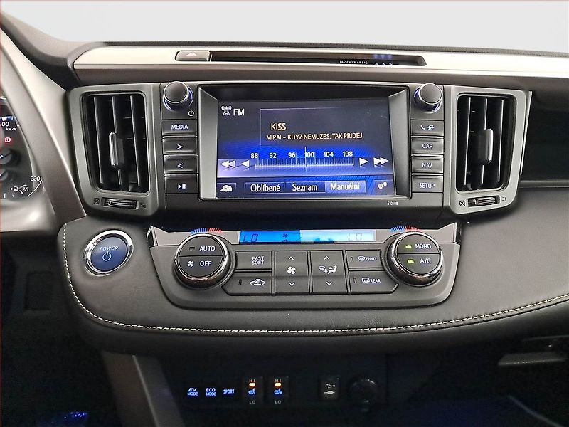 Toyota RAV4 (2017) 2.5 Hybrid - fotka 12 z 17