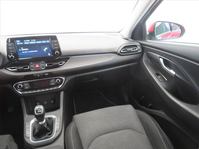 Hyundai i30 (2020) 1.5 DPI, LPG, Serv.kniha - fotka 8 z 17