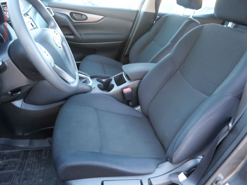 Nissan Qashqai (2016) 1.2 DiG-T, ČR, Visia, TZ - fotka 9 z 19