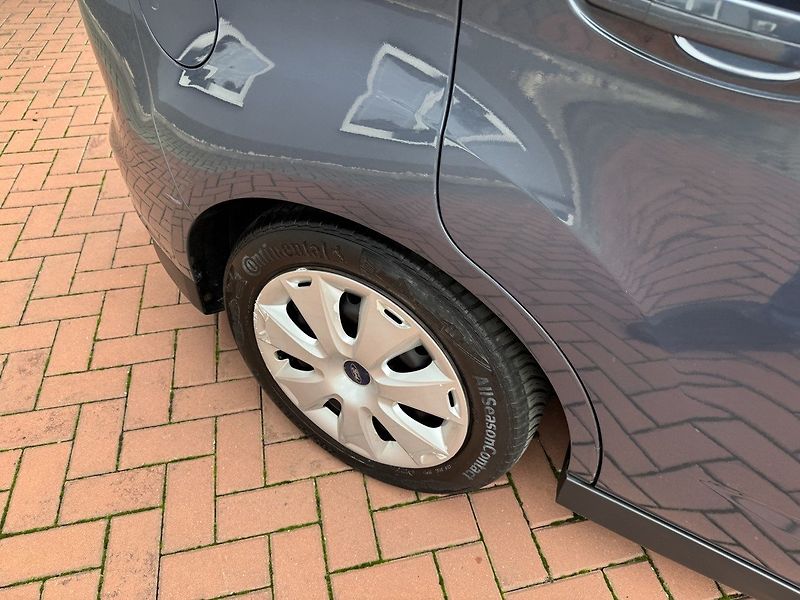 Ford C-MAX (2011) 1.6i Ti-VCT Klima Parkování - fotka 42 z 45