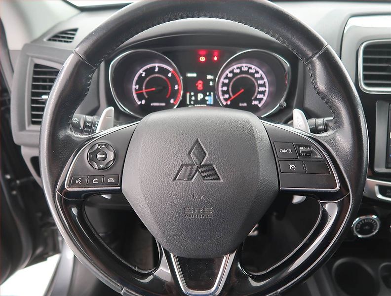 Mitsubishi ASX (2017) 2.2 DI-D, 4X4, Automat - fotka 17 z 19